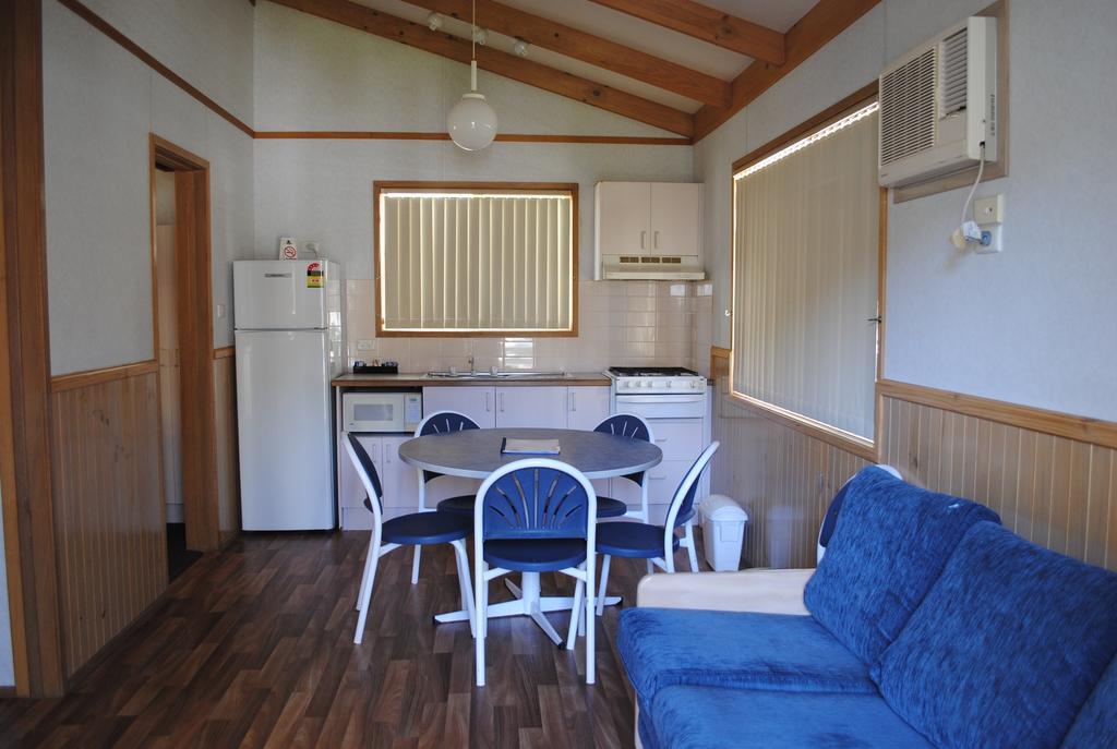 Pleasurelea Tourist Resort & Caravan Park Batemans Bay Oda fotoğraf